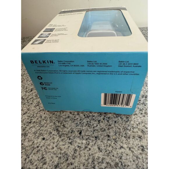 Belkin TuneCommand AV Dock for iPod F8Z065 — New in Box with Remote - Picture 2 of 5